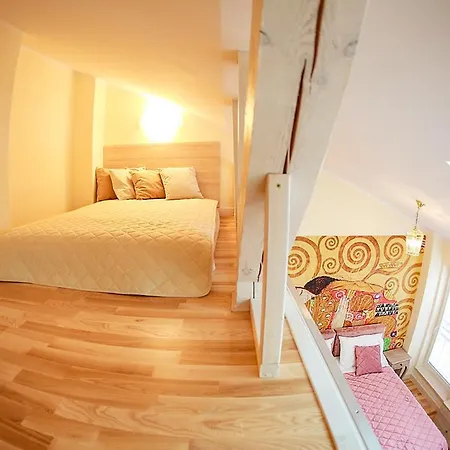 Appartement Main Square Platan Loft Collection