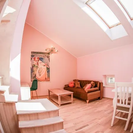 Main Square Platan Loft Collection