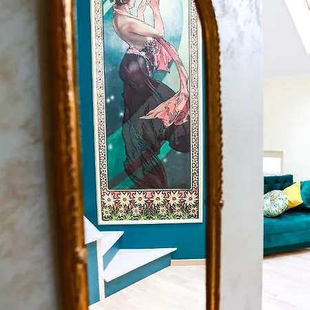 Main Square Platan Loft Collection *