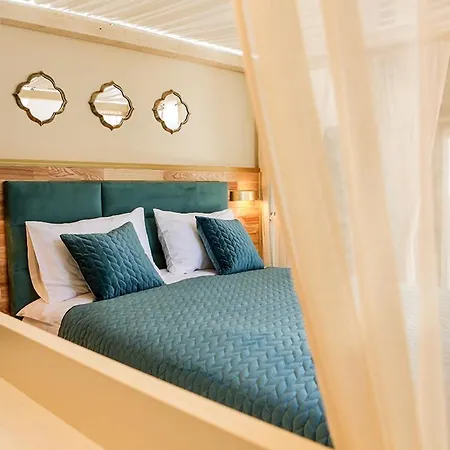 Main Square Platan Loft Collection