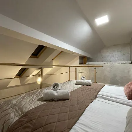 Апартаменты Main Square Platan Loft Collection Краков
