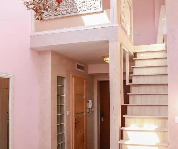 Main Square Platan Loft Collection *