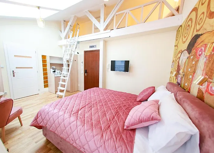 Main Square Platan Loft Collection